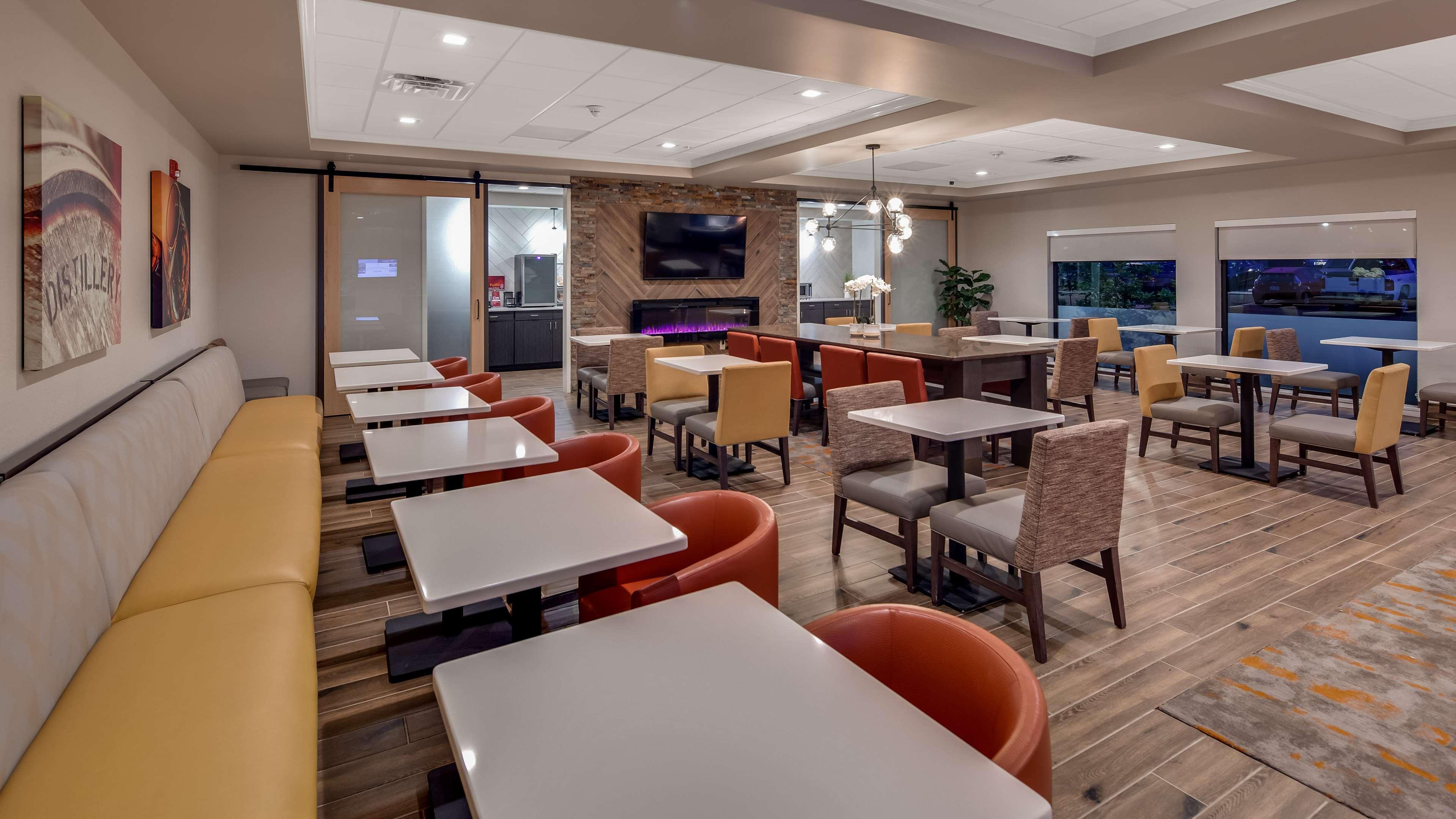 Best Western Plus Elizabethtown Inn & Suites Bagian luar foto